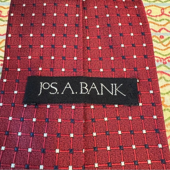 Traveler Collection Dots and Squares Tie Classic Burgundy Polka Dot 100% silk - Picture 3 of 6